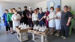 Врачи и пациенты грайворонских медицинских учреждений получили 150 куличей 