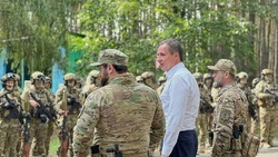 Вячеслав Гладков поговорил с командованием и личным составом батальона «Ахмат» 