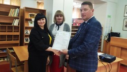 Председатель Грайворонского избиркома наградил победителей двух муниципальных конкурсов