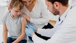 Вячеслав Гладков сообщил о поступлении 14 тыс. доз комбинированной трёхкомпонентной вакцины 