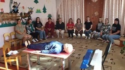 Родители грайворонских детей освоили навыки первой помощи на практическом занятии