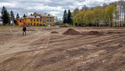 Грайворонские строители приступили к ремонту стадиона в селе Головчино