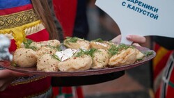 Жители и гости Белгорода попробовали 10 тысяч порций вареников на ежегодном фестивале