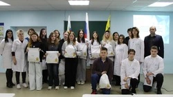 Будущие грайворонские медики получили свою первую форменную одежду