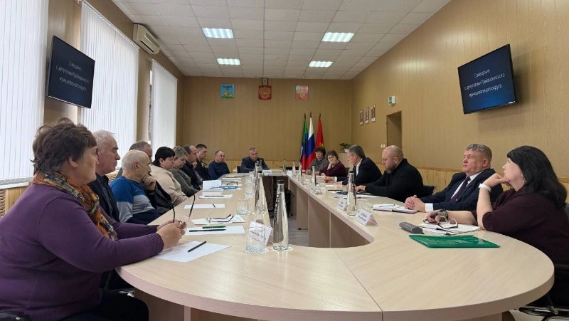 Вячеслав Гладков обсудил с грайворонскими депутатами обеспечение безопасности жителей округа