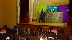 Белгородский театр кукол представил спектакль «Удивительные приключения Коли и Оли»