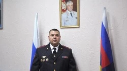 Начальник ОМВД России «Грайворонский», подполковник полиции Сергей Хворост поздравил коллег