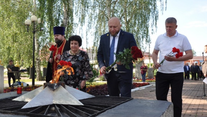 Грайворонцы почтили память героев в День памяти и скорби