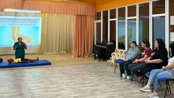 Грайворонские родители освоили навыки первой помощи на занятии в детском саду