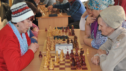 Почти 70 грайворонских пенсионеров сразились в шахматно-шашечном турнире