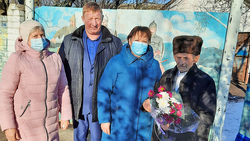 Грайворонцы поздравили жителя села Новостроевка с 90-летним юбилеем