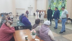 Глава Грайворонского округа Геннадий Бондарев встретился с земляками в ПВР Старого Оскола
