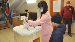 Молодая грайворонская мама приняла участие в выборах 2021 года