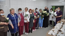 Пациенты грайворонской больницы получили поздравления с Пасхой