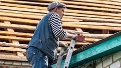 Вячеслав Гладков сообщил о выделении 200 млн рублей на восстановление разрушенного жилья