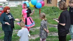 Власти Грайворонского округа поздравили малышей с праздником
