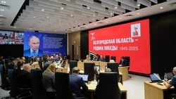 Вячеслав Гладков предложил проводить регулярные медосмотры школьников