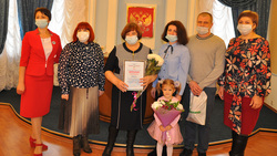 Грайворонцы поздравили победительницу номинации «Лучшая бабушка»