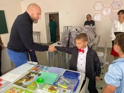 Грайворонские будущие первоклассники получили школьные наборы