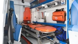 Губернатор Вячеслав Гладков передал муниципалитету бронированную скорую помощь