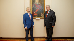 Евгений Савченко встретился с потомком первого губернатора области Юрия Трубецкого