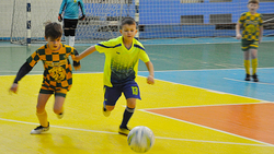 Юношеские команды сыграли первые игры регионального турнира по мини-футболу