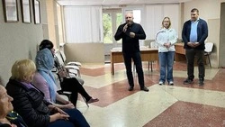 Грайворонские руководители встретились с земляками в пункте временного размещения