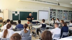 Вячеслав Гладков поручил усилить обучение детей навыкам безопасности 