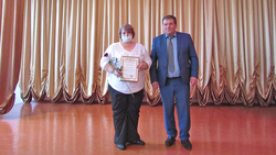 Геннадий Бондарев поздравил грайворонских учителей с профессиональным праздником