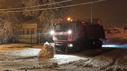 17 единиц техники вышли на улицы Грайворона для ликвидации последствий снегопада 13 декабря   