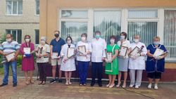 Грайворонцы поздравили медиков с профессиональным праздником на открытом воздухе