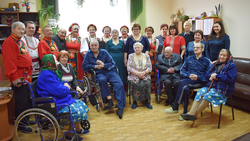 Ансамбль «Родные напевы» выступил в Мокроорловском интернате для престарелых и инвалидов