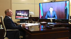 Владимир Путин обсудил с Вячеславом Гладковым социально-экономическое развитие региона