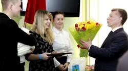 Председатель правления ПФР Максим Топилин вручил первый маткапитал на первенца в Белгороде