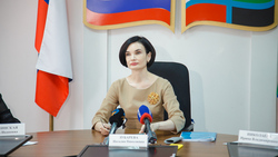Наталия Зубарева сообщила о поступлении 44 автомобилей для врачей в регион до конца года