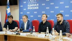 Вячеслав Гладков обсудил с Андреем Турчаком помощь вынужденно покинувшим свои дома жителям
