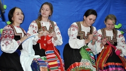 Учащиеся школ района представили зрителям исконные обряды древней Руси