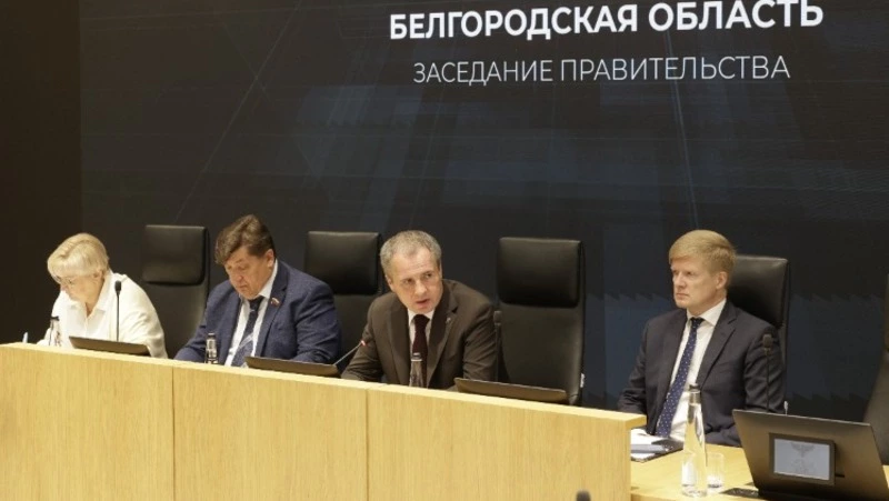Вячеслав Гладков: более 8 тыс. сотрудников белгородских предприятий сделали прививки от гриппа 