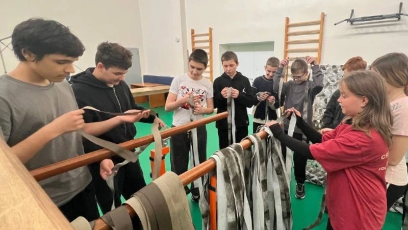 Грайворонцы завершили реализацию грантового проекта по плетению маскировочных сетей