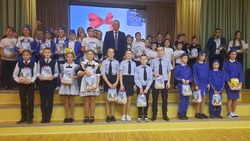 Юные грайворонцы проявили свои творческие способности в региональном слёте «В Новый год с ЮИД» 